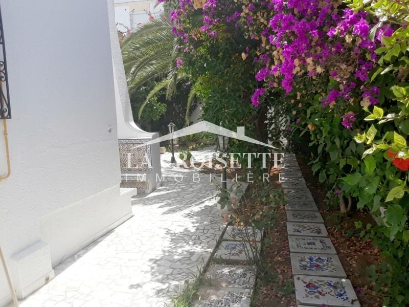 Villa S+6 avec piscine à La Marsa
